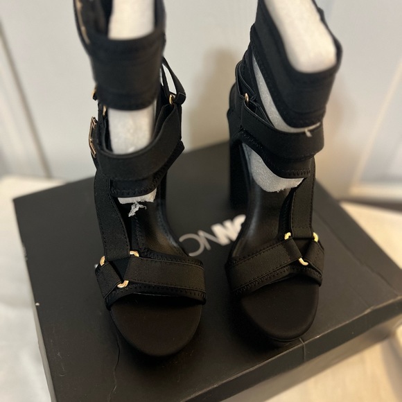 Brand New Fashion Nova black high heel open toes shoe - Picture 5 of 5